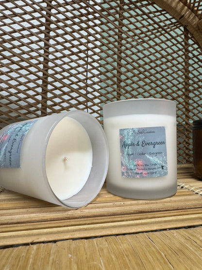 Evergreen & Apple winter scented candle with cedar