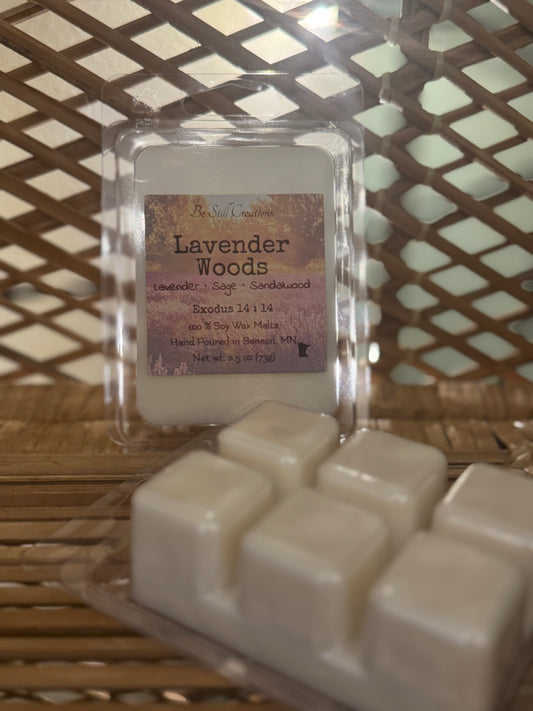 Close-up of Lavender Woods wax melts label showing lavender, sage, and sandalwood fragrance notes