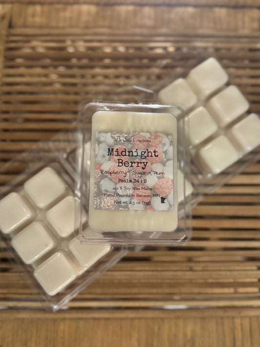 Midnight Berry soy wax melts in clear clamshell package, raspberry sugar plum scent